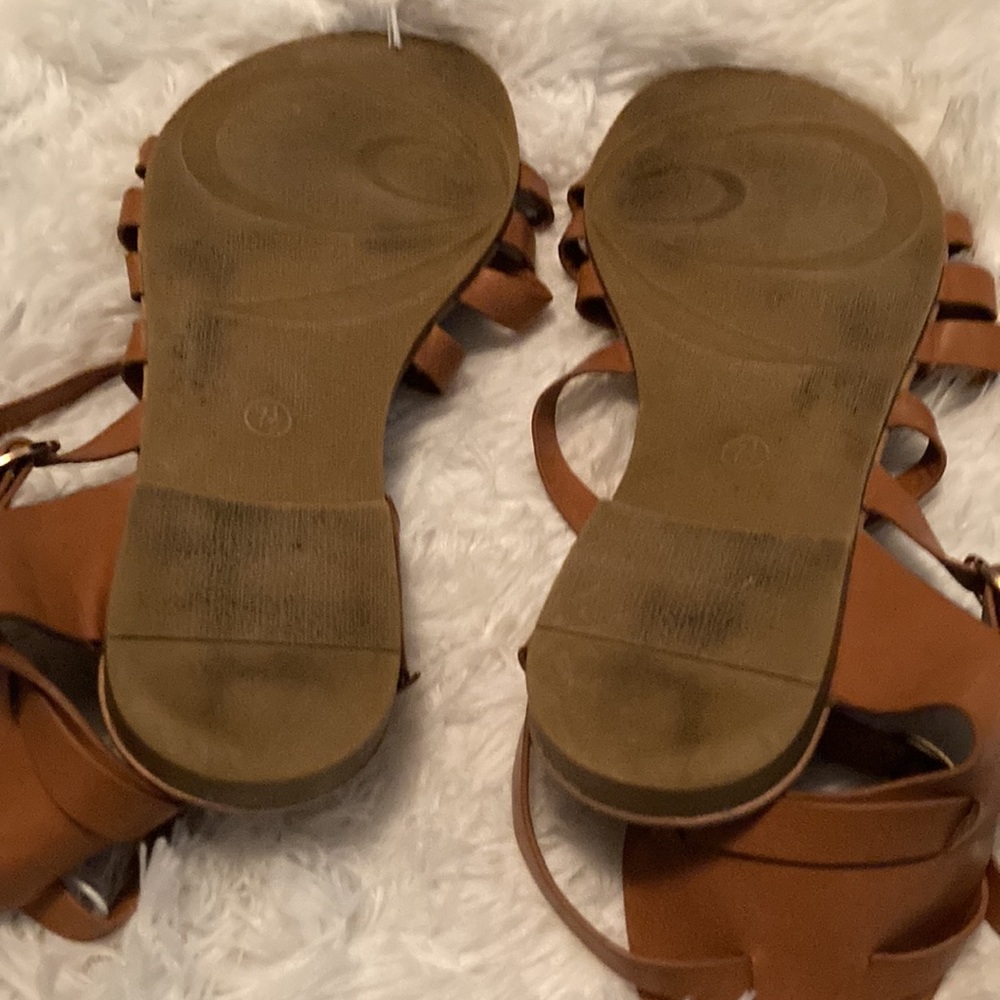 Sandles - Picture 4 of 4